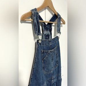 👩🏻‍🌾 The Gap Denim Overalls Mom Fit Medium